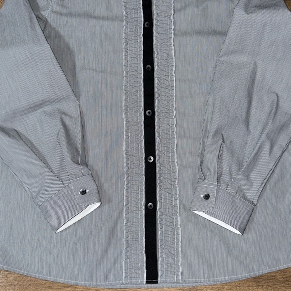 WRINKLE FREE Gray Button-Up Shirt - Picture 8 of 9